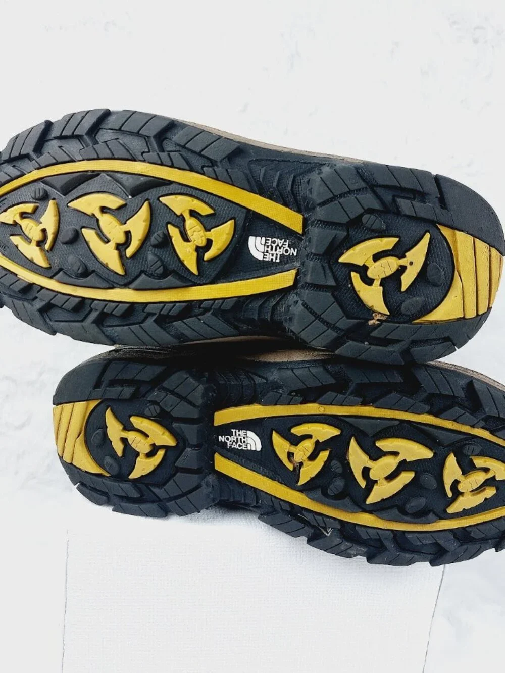 The North Face Boys Beige Chilkat Waterproof Insulated Pull-On Snow Boots Size 5